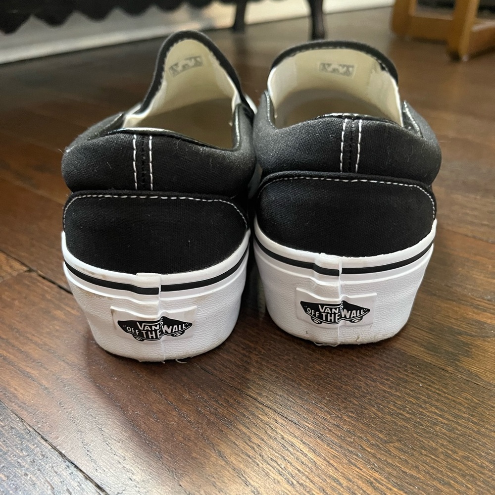 Vans - Picture 3 of 6